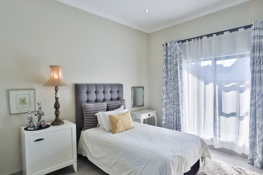 To Let 4 Bedroom Property for Rent in The Coves North West